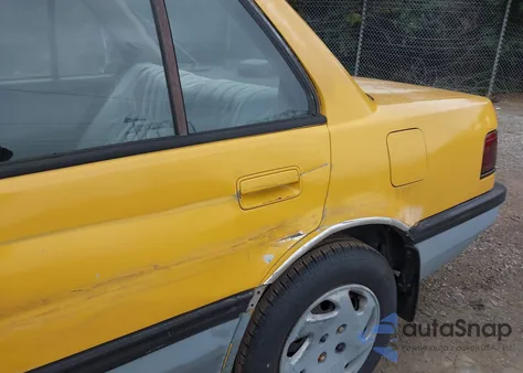 1988 Honda Civic Dx z USA, uszkodzony, nr VIN 1HGED3644JA036535